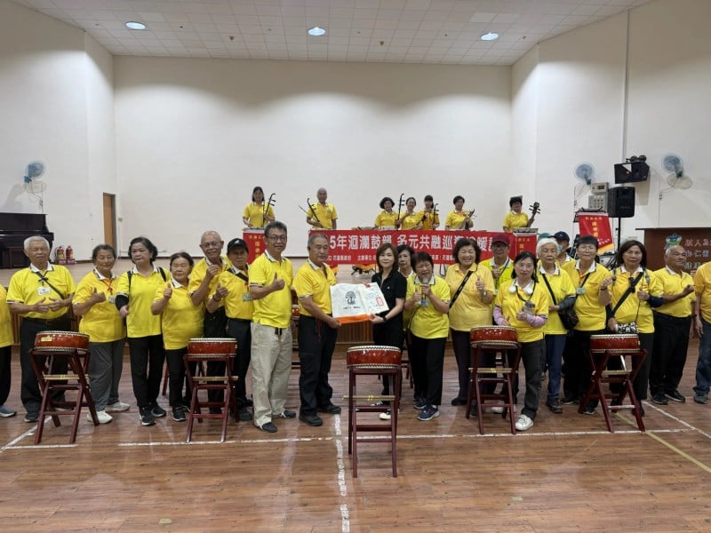 志工團隊鼓聲樂韻飄揚 伴玉醫住民溫馨時光
